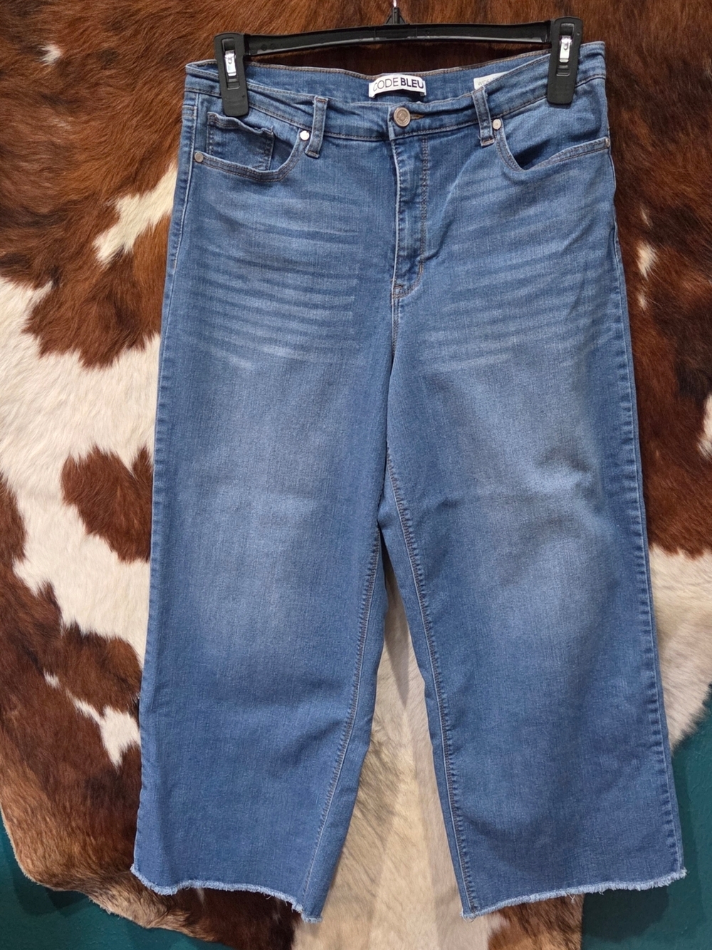 Code Bleu Mid-Blue Cropped Straight Jeans